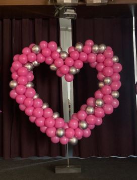 Balonková dekorace - kovové srdce 1,7m - PRONÁJEM