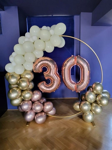 Balonková dekorace - zlatý půlkruh 2 m