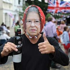 1784638860queen02_1
