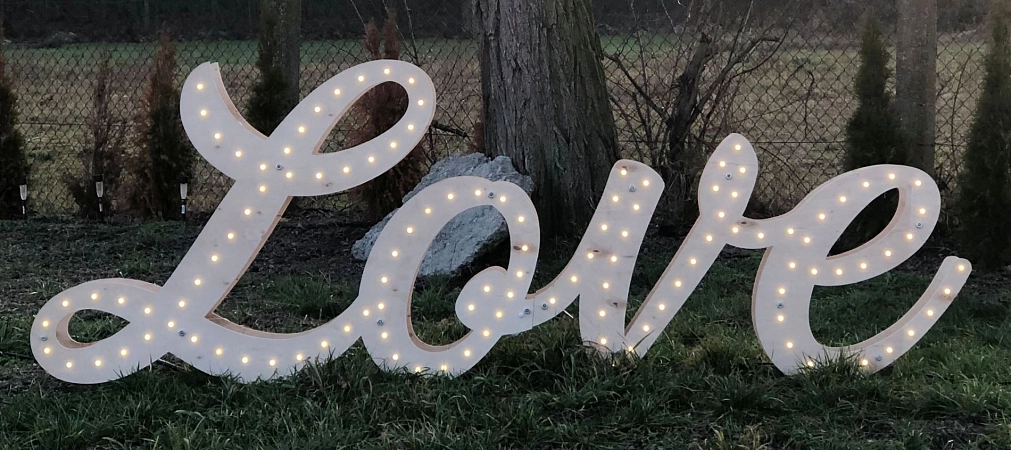 DEKORACE - SVÍTÍCÍ NÁPIS - LOVE - 100 cm